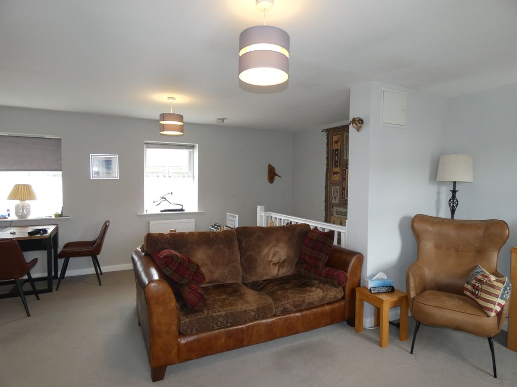 LOUNGE/DINING AREA- click for photo gallery